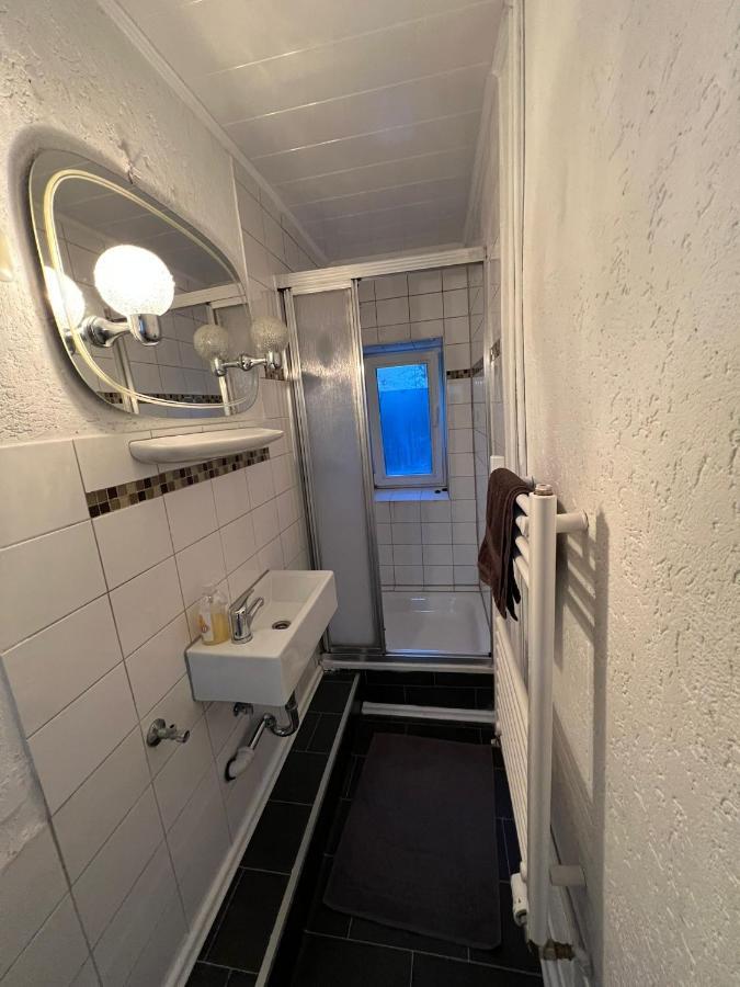 Adam'S Hostel - Self Check-In & Only Private Rooms Düsseldorf Esterno foto